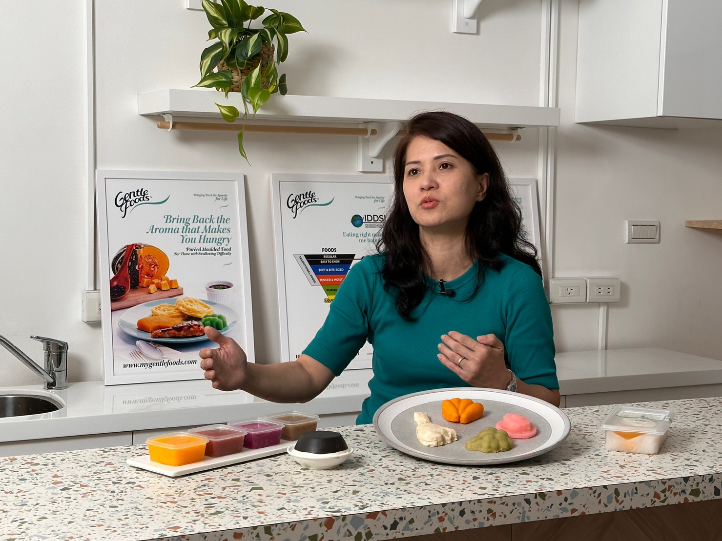 ▲ 沈益茹認為:「不管治療或是各種醫療療程,食物是最重要的。因為那是人的根本,也是日常的快樂來源。」 ▲ 沈益茹認為:「不管治療或是各種醫療療程,食物是最重要的。因為那是人的根本,也是日常的快樂來源。」